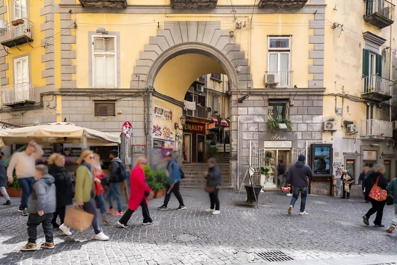 Appartamento Elegante Con Terrazzino Nel Centro Di Napoli 0*, ナポリ イタリア