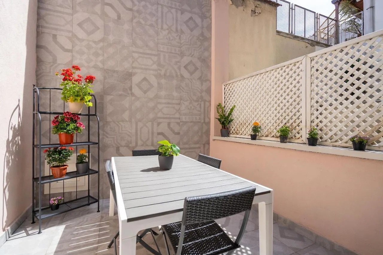 Apartment Appartamento Elegante Con Terrazzino Nel Centro Di Napoli Italy