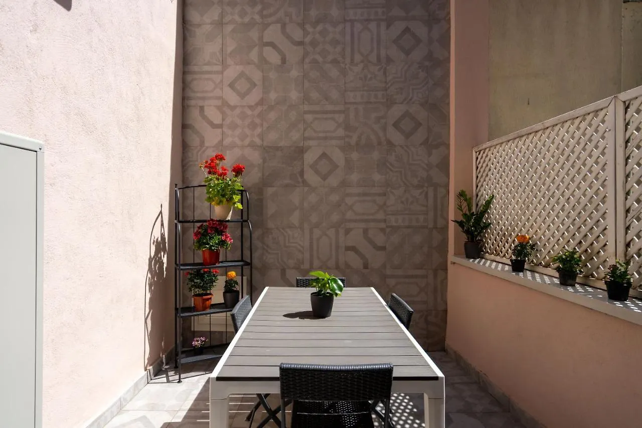 Appartamento Elegante Con Terrazzino Nel Centro Di Napoli location