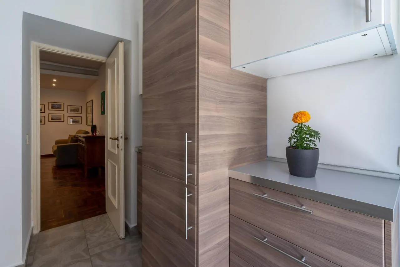 Apartment Appartamento Elegante Con Terrazzino Nel Centro Di Napoli Italy